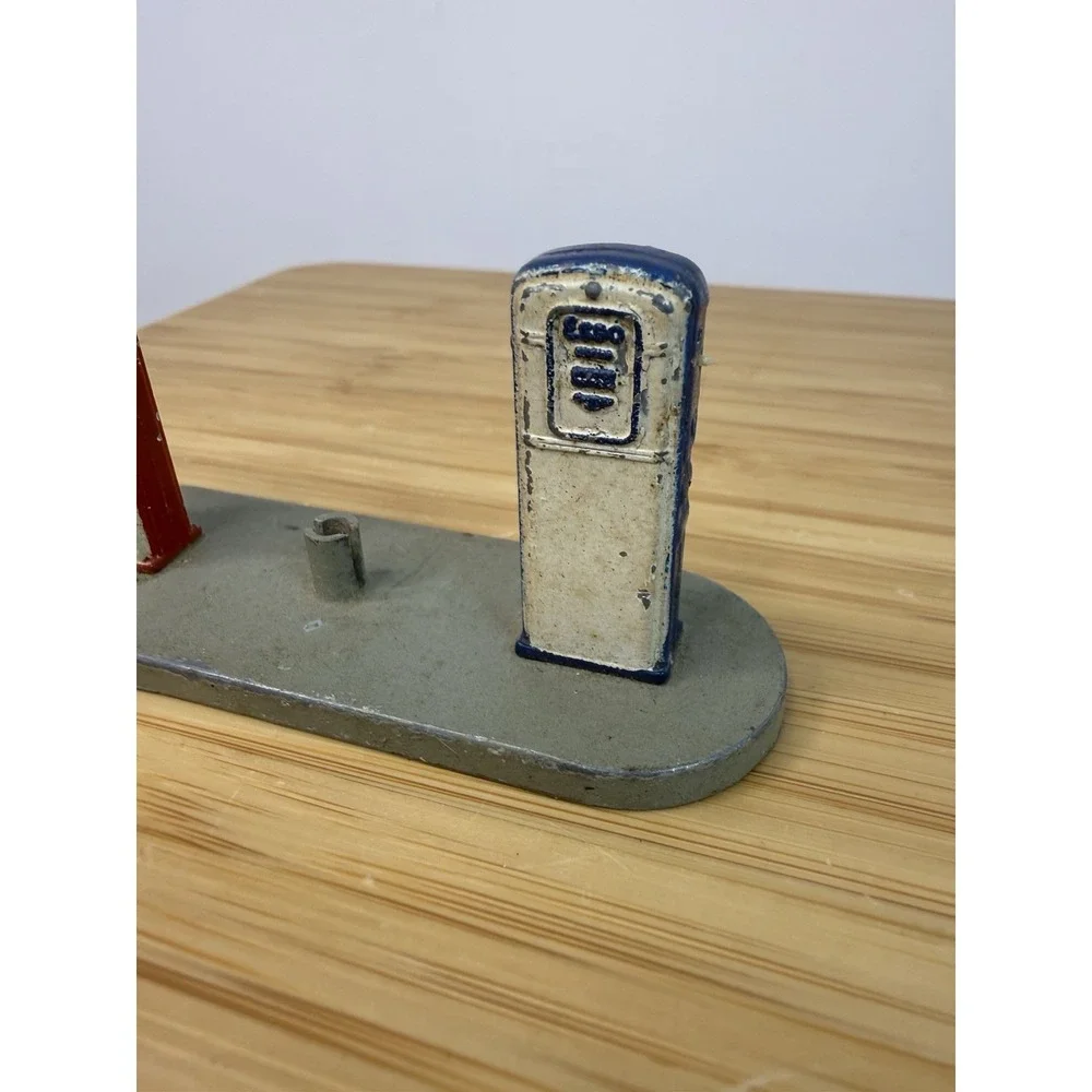 Vintage 1960s Dinky Toys 49D‎ Esso Gas Pumps Made in France Par Meccano
